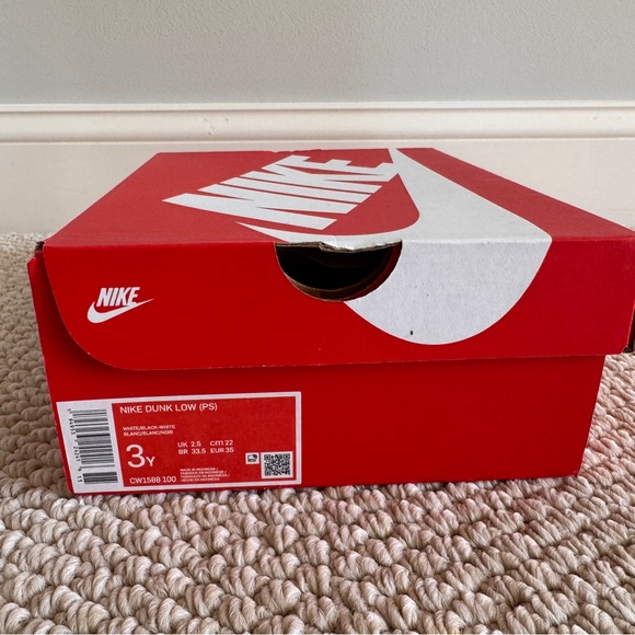 ** NEW ** Nike Dunks Low Shoes (Panda) - Size 3 - Picture 7 of 7